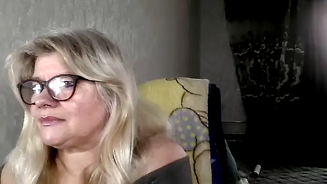 Snapshot of Diana_49 chatting on 3, 2, 2026 Diana 49 online show from 3, 2, 2026