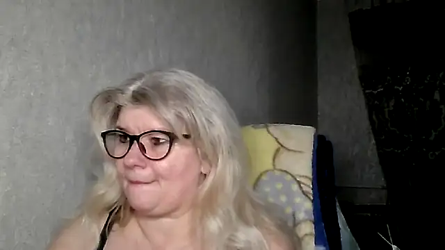 Snapshot of Diana_49 chatting on 5, 2, 2026 Diana 49 online show from 5, 2, 2026