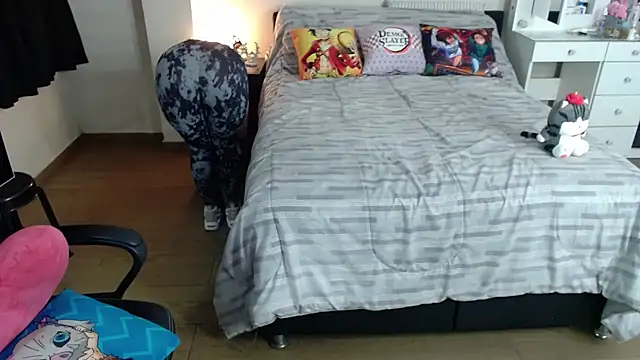 Snapshot of kittykat18x chatting on 26, 10, 2025 kittykat18x online show from 26, 10, 2025