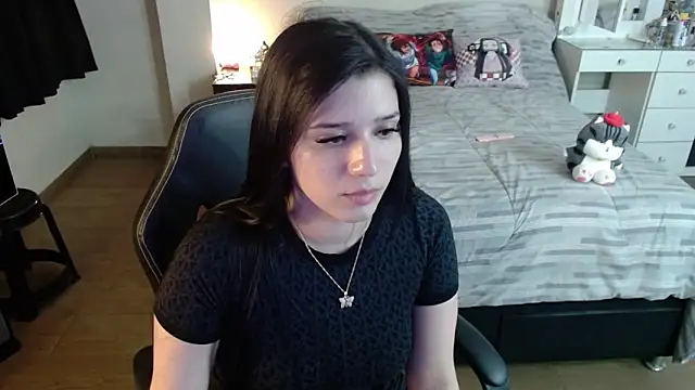 Snapshot of kittykat18x chatting on 28, 10, 2025 kittykat18x online show from 28, 10, 2025