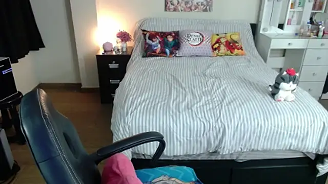 Snapshot of kittykat18x chatting on 18, 2, 2026 kittykat18x online show from 18, 2, 2026