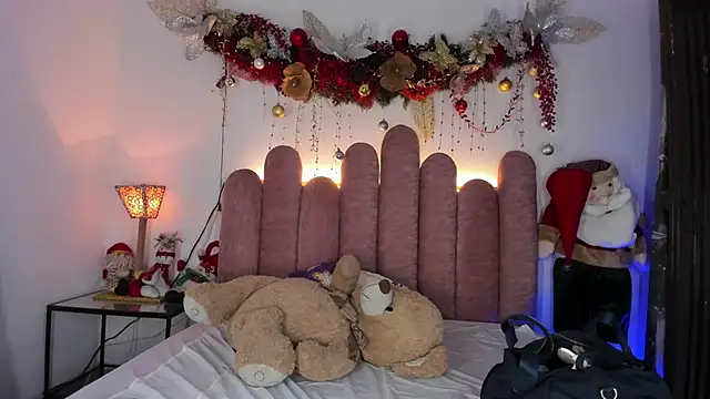 Snapshot of ISABELLASSMITH chatting on 4, 1, 2025 ISABELLASSMITH online show from 4, 1, 2025