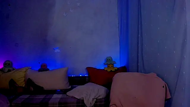 Snapshot of LickLizzy chatting on 4, 2, 2025 LickLizzy online show from 4, 2, 2025