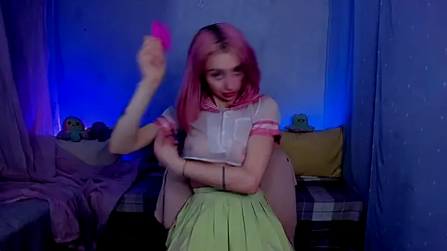 Snapshot of LickLizzy chatting on 11, 2, 2025 LickLizzy online show from 11, 2, 2025