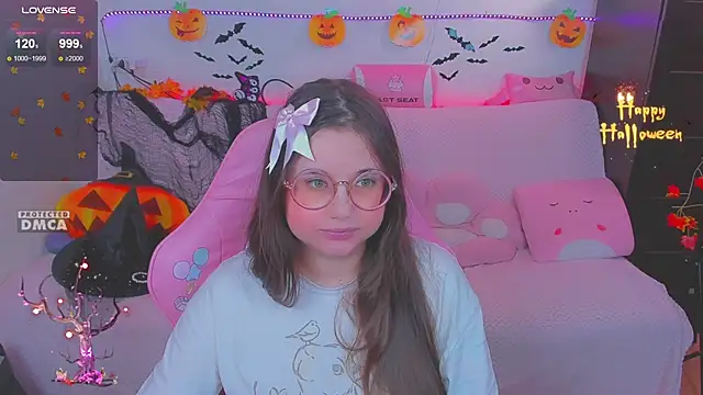 Lolisuccub online show from 26, 11, 2025