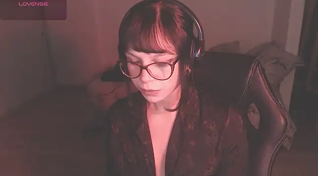 Snapshot of modjo_ chatting on 5, 1, 2025 modjo online show from 5, 1, 2025