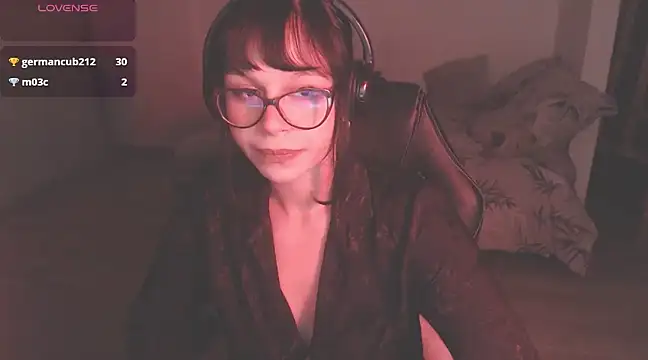 Snapshot of modjo_ chatting on 5, 1, 2025 modjo online show from 5, 1, 2025