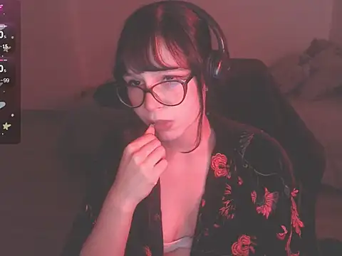 Snapshot of modjo_ chatting on 4, 2, 2025 modjo online show from 4, 2, 2025