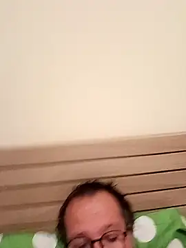 Snapshot of mike9473 chatting on 28, 9, 2025 mike9473 online show from 28, 9, 2025