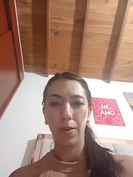 LunaZambrano online show from 2, 6, 2026