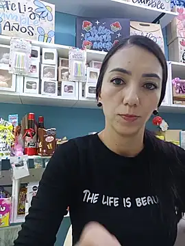 LunaZambrano online show from 10, 6, 2026