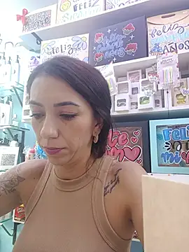 LunaZambrano online show from 27, 6, 2026