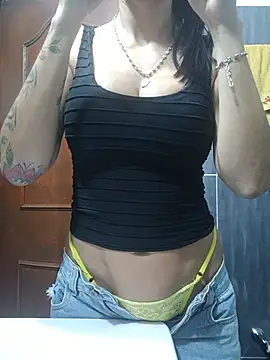 LunaZambrano online show from 2, 7, 2026
