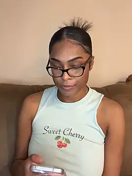 CandyLuxxxx online show from 10, 12, 2024