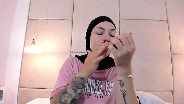 aisha vs online show from 3, 10, 2025