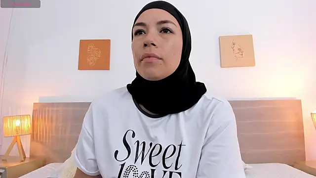 aisha vs online show from 30, 10, 2025