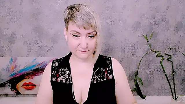 Snapshot of Djullia chatting on 2, 7, 2026 Djullia online show from 2, 7, 2026