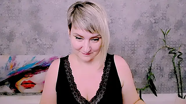 Snapshot of Djullia chatting on 20, 7, 2026 Djullia online show from 20, 7, 2026