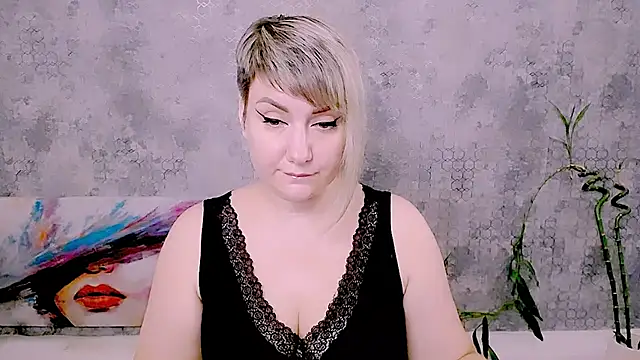 Snapshot of Djullia chatting on 6, 8, 2026 Djullia online show from 6, 8, 2026