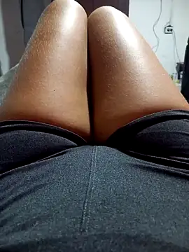 Snapshot of annie-19 chatting on 12, 1, 2025 annie-19 online show from 12, 1, 2025