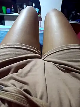 Snapshot of annie-19 chatting on 23, 2, 2025 annie-19 online show from 23, 2, 2025