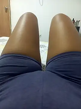 Snapshot of annie-19 chatting on 24, 9, 2025 annie-19 online show from 24, 9, 2025