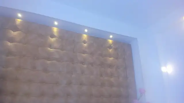 violet giraldo online show from 29, 4, 2026