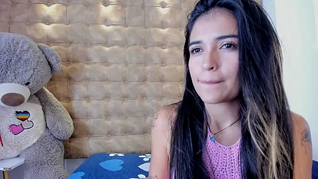 Snapshot of violet_giraldo chatting on 23, 7, 2026 violet giraldo online show from 23, 7, 2026