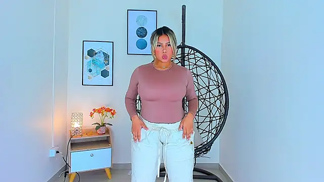 Carlota peach online show from 13, 3, 2025