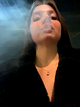 Snapshot of KrisMagnoly chatting on 26, 10, 2025 KrisMagnoly online show from 26, 10, 2025