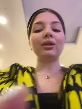 Snapshot of KrisMagnoly chatting on 4, 3, 2026 KrisMagnoly online show from 4, 3, 2026