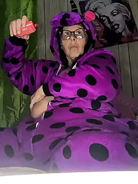 davisdesiresxh online show from 12, 12, 2024