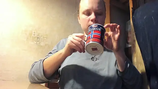 Snapshot of FrumCake chatting on 6, 3, 2025 FrumCake online show from 6, 3, 2025