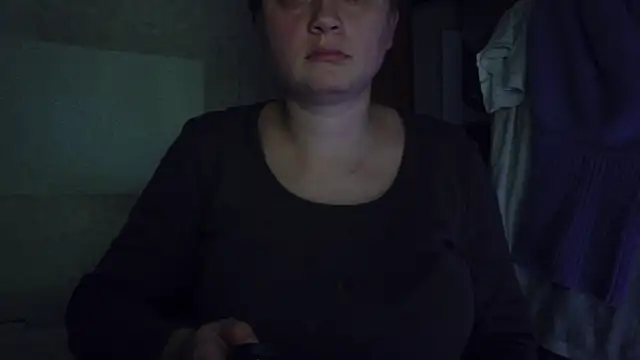 Snapshot of FrumCake chatting on 2, 11, 2025 FrumCake online show from 2, 11, 2025