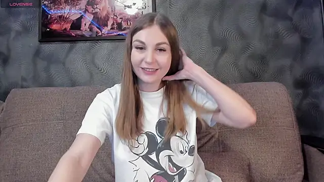 Snapshot of CassieMils chatting on 11, 2, 2025 CassieMils online show from 11, 2, 2025