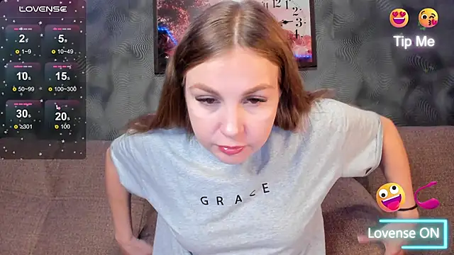 CassieMils online show from 4, 11, 2025