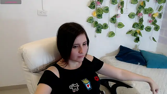 Snapshot of tania_sweet__ chatting on 2, 10, 2025 tania sweet   online show from 2, 10, 2025