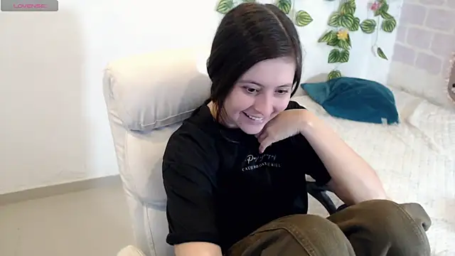 Snapshot of tania_sweet__ chatting on 19, 10, 2025 tania sweet   online show from 19, 10, 2025