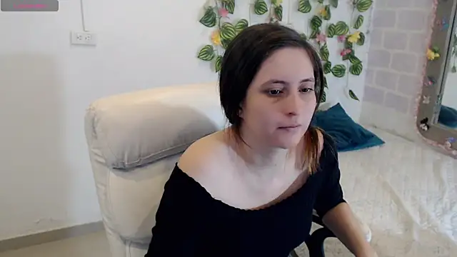 Snapshot of tania_sweet__ chatting on 23, 10, 2025 tania sweet   online show from 23, 10, 2025