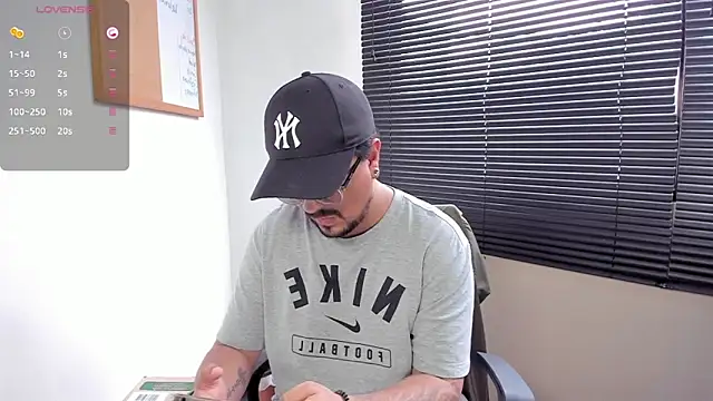 Snapshot of DaviidEvans_ chatting on 2, 12, 2024 DaviidEvans online show from 2, 12, 2024