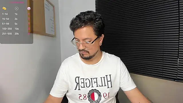 Snapshot of DaviidEvans_ chatting on 11, 12, 2024 DaviidEvans online show from 11, 12, 2024