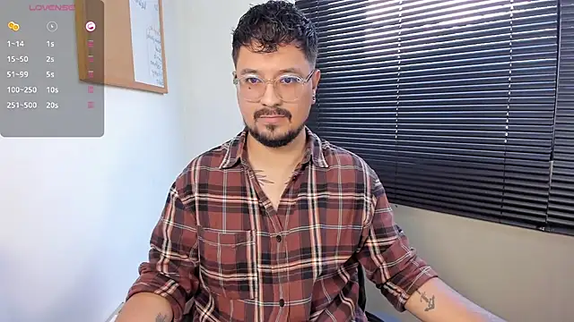 Snapshot of DaviidEvans_ chatting on 12, 12, 2024 DaviidEvans online show from 12, 12, 2024