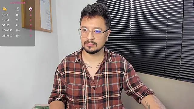 Snapshot of DaviidEvans_ chatting on 13, 12, 2024 DaviidEvans online show from 13, 12, 2024