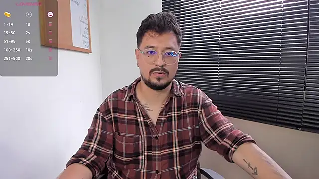 Snapshot of DaviidEvans_ chatting on 13, 12, 2024 DaviidEvans online show from 13, 12, 2024