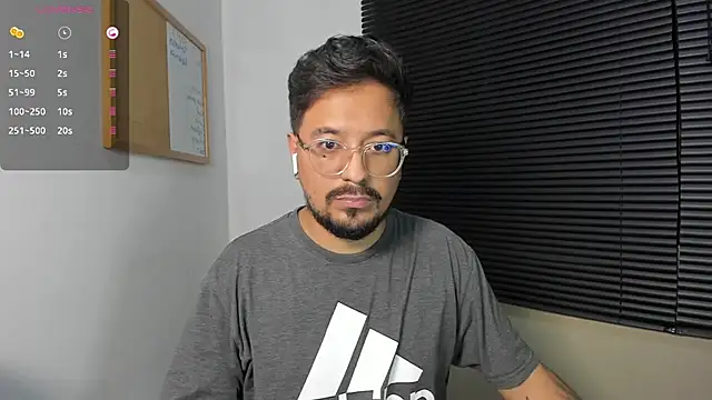 Snapshot of DaviidEvans_ chatting on 18, 12, 2024 DaviidEvans online show from 18, 12, 2024