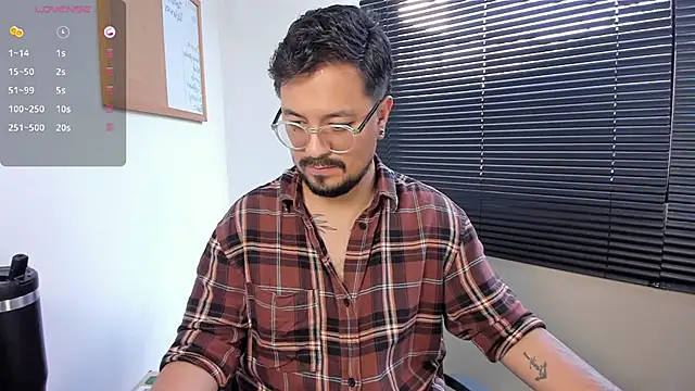 Snapshot of DaviidEvans_ chatting on 19, 12, 2024 DaviidEvans online show from 19, 12, 2024