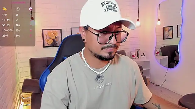 Snapshot of DaviidEvans_ chatting on 15, 9, 2025 DaviidEvans online show from 15, 9, 2025