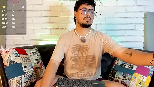 Snapshot of DaviidEvans_ chatting on 4, 12, 2025 DaviidEvans online show from 4, 12, 2025