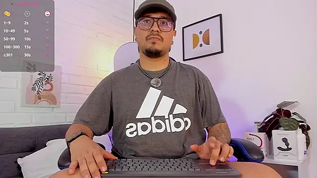 Snapshot of DaviidEvans_ chatting on 10, 1, 2026 DaviidEvans online show from 10, 1, 2026