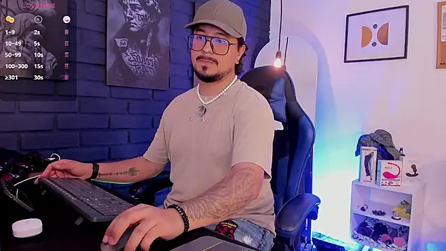 Snapshot of DaviidEvans_ chatting on 4, 3, 2026 DaviidEvans online show from 4, 3, 2026